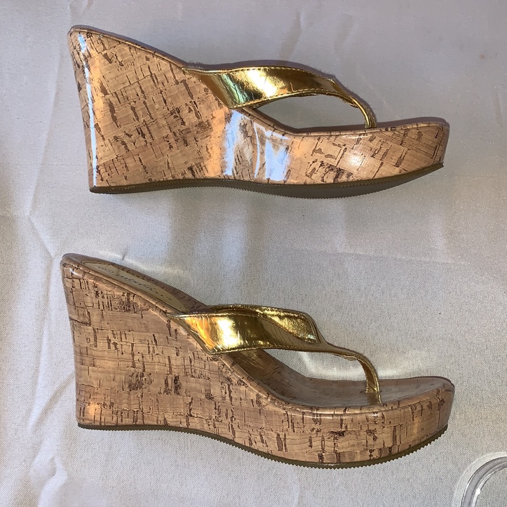 sandals - Picture 3 of 6